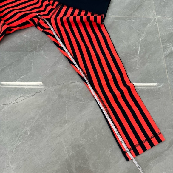 Women’s Lululemon Wunder Under Crop Leggings Sea Stripe Light Flare Size 4 - Picture 14 of 16